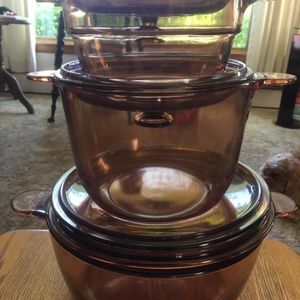 Pyrex set of 4 glass pots